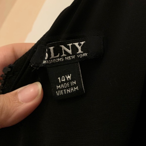 14W Floral Sundress with Pockets! - Picture 4 of 4